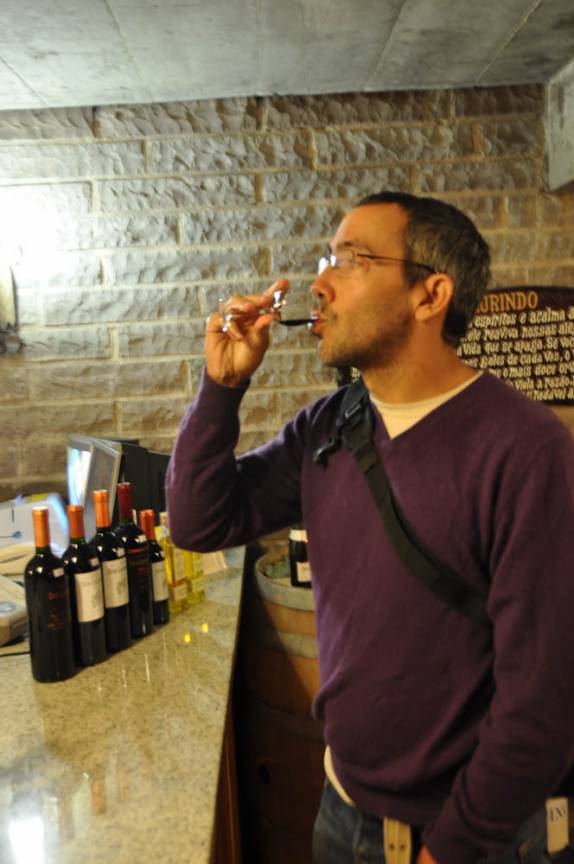 Degustação de vinhos na vinícola Don Laurindo, no Vale dos Vinhedos, em Bento Gonçalves - RS